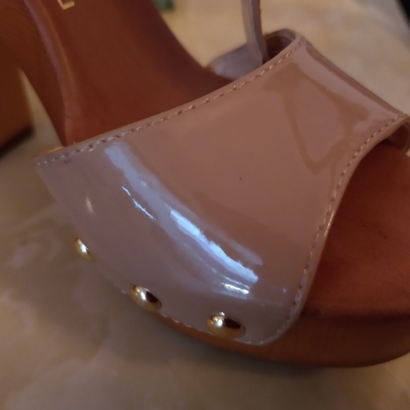 Jessica Simpson platforms - Picture 3 of 5